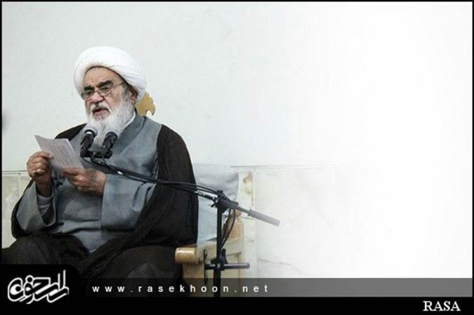 گزارش تصویری درس خارج فقه آیت الله العظمی مظاهری در مدرسه صدر بازار اصفهان