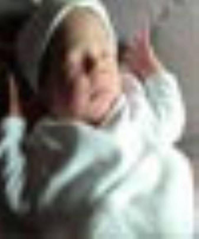 محققان از سنت قنداق کردن نوزاد دفاع می کنند 