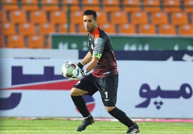 با حرف علی دایی موافقم،نباید حرمت شکنی کنیم/آرزو دارم به تیم ملی دعوت شوم