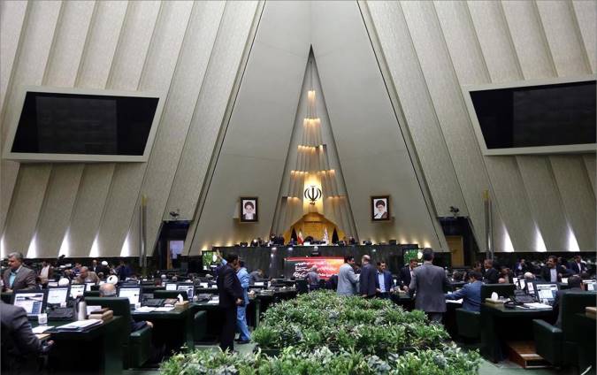 اعلام وصول 10 طرح ضد آمریکایی در مجلس / ایران از هالیوود شکایت می‌‎کند