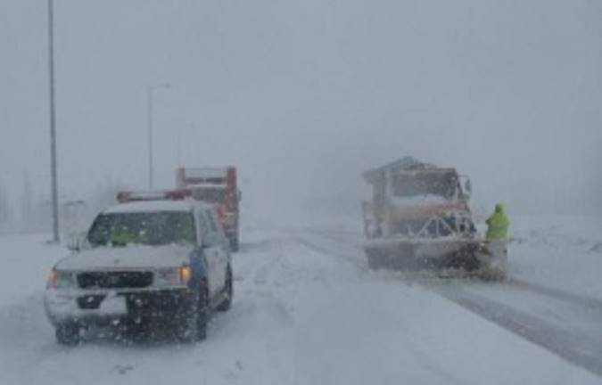 بارش برف و باران در جاده‌های ۱۰ استان/ کدام محورها مسدود است؟