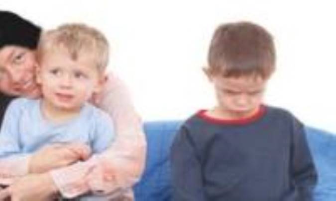 چگونه بین فرزندان خود ارتباط برقرار کنیم