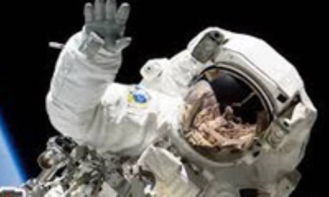 نمای داخل لباس فضانوردان + عکس