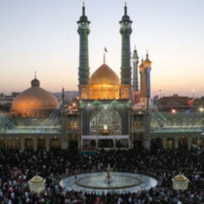 گزارش تصویری / اهتزاز پرچم جدید حرم حضرت معصومه (س) 