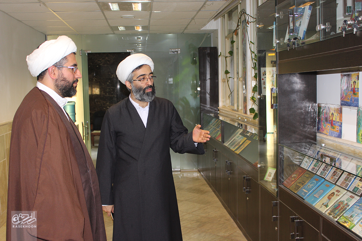 علاوه بر نفت در معارف اسلامی هم خام فروشی می کنیم!