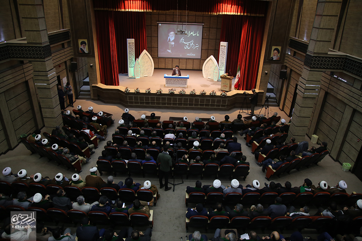 گزارش تصویری اولین اجلاسیه خادمین حماسه ساز سامرا