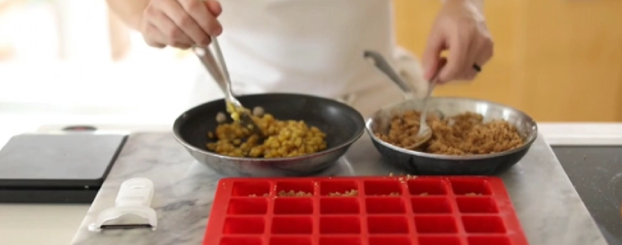 طرز تهیه پای سیب با لعاب آینه ای