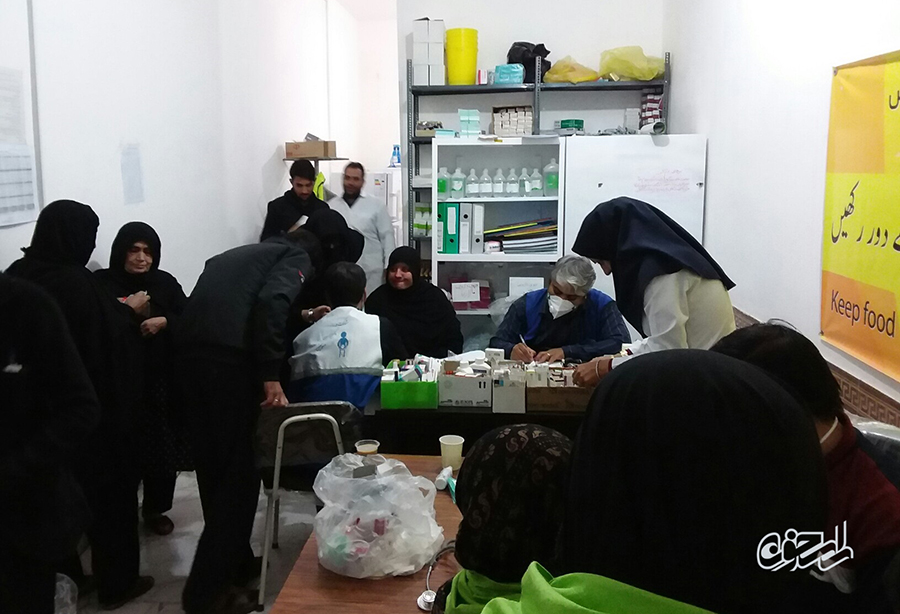 گزارش تصویری از موکب های اربعین حسینی در مرز میرجاوه / عشق به حسین مرز نمی شناسد