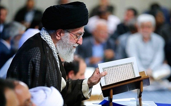 بررسی چالش ها و ارائه راهکار مناسب در فرهنگ سازی قرآنی