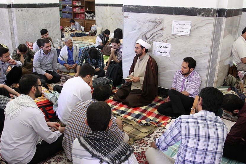 کمپی برای ترک گناه در کنار  نهری بهشتی