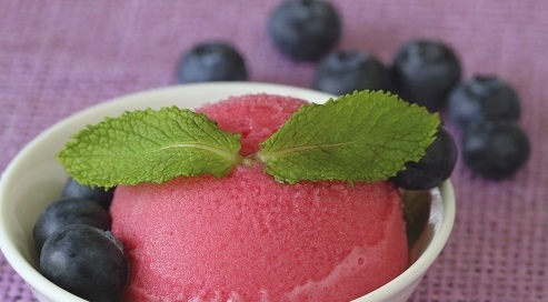 آشنایی با چند ماده غذایی مغذی که میتوانیم در رژیم غذایی بگنجانیم