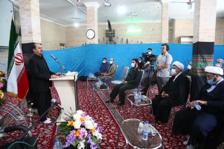 گزارش تصویری از افتتاح نیروگاه های تولید برق خورشیدی بقاع متبرکه استان قم