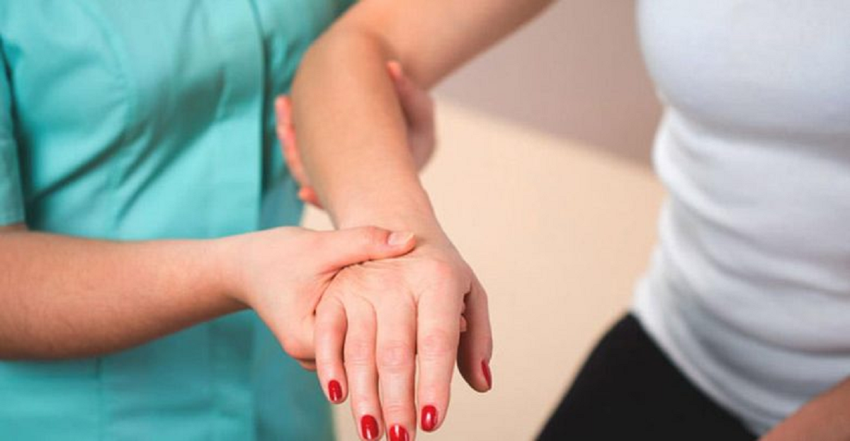 علائم شکستگی یا ترک برداشتگی استخوان و راههای درمان آن