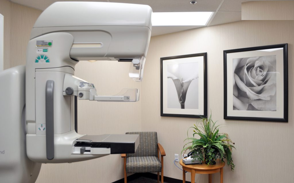 ماموگرافی چیست و با نحوه انجام آن و کاربردهای آن بیشتر آشنا شویم