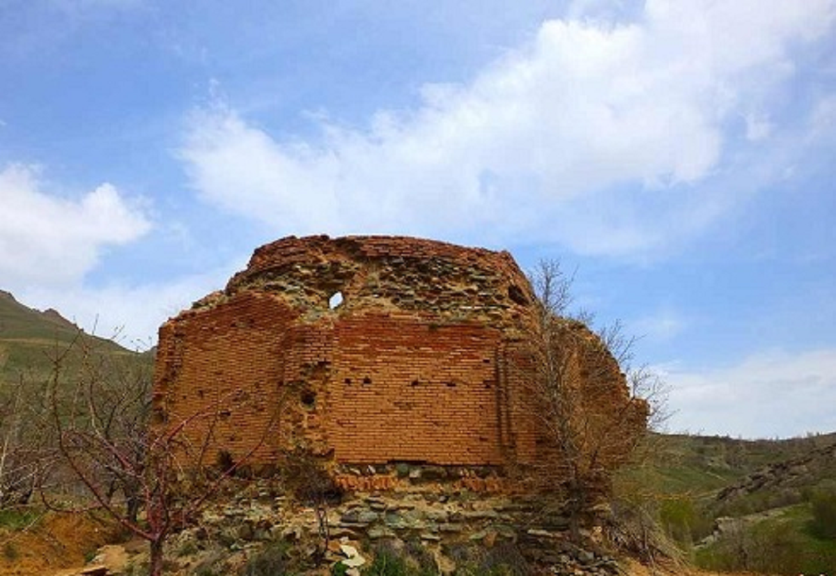 بنای تاریخی و دیدنی گنبد کافر در شهرستان قزوین