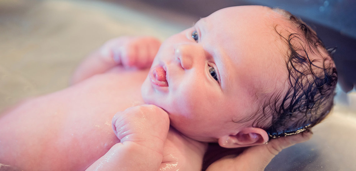 هرآنچه که باید راجع به زایمان در آب بدانیم