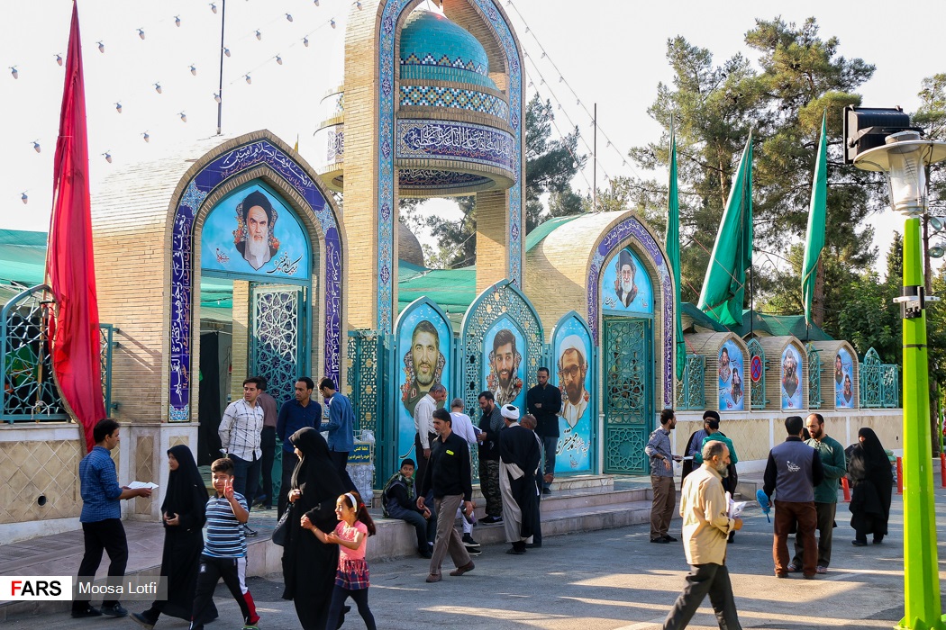 ماجرای زنانه و مردانه شدن مزار شهید حججی چیست؟+ عکس