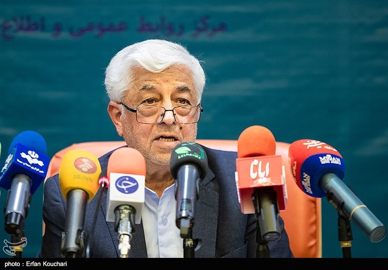 با موافقت رهبر معظم انقلاب، «عباس کشاورز» فعلا سرپرست وزارت جهاد کشاورزی شد