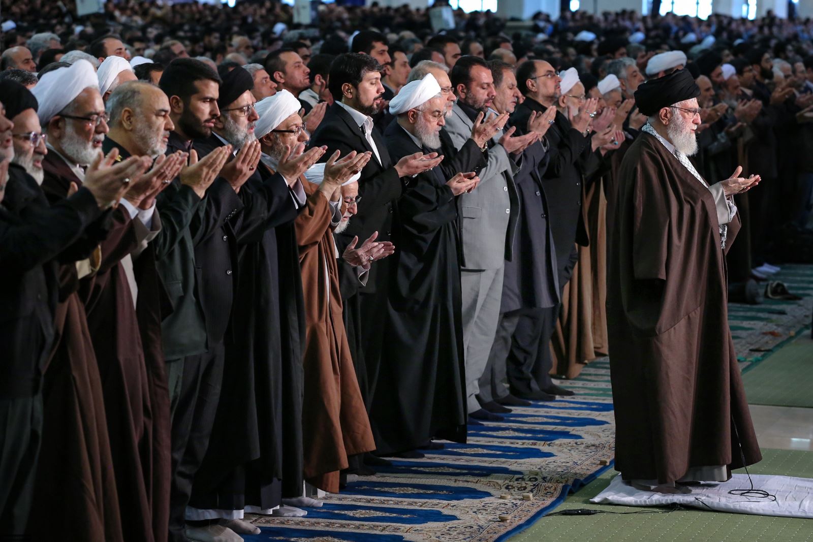 گزارش تصویری خطبه عزت | نماز جمعه تهران به امامت ولی امر مسلمین