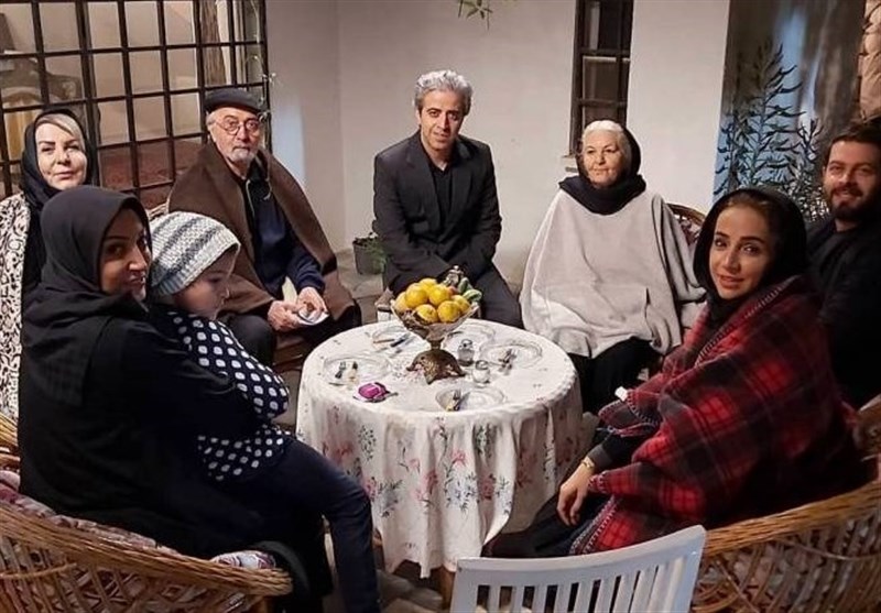 «بیگانهای با من است» قصه ای عجیب از یک دروغ! «بیگانهای با من است» قصه ای عجیب از یک دروغ!