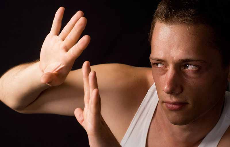 همه چیز راجع به حساسیت به نور یا فوتوفوبیا