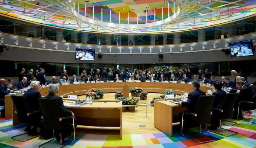 وحشت جهان از کرونای انگلیسی / آیا لندن پنهانکاری کرد؟