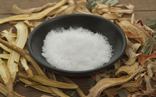 مزایا و مضرات کافور