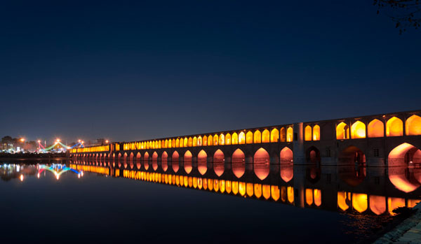 سی و سه پل یکی از آثار تاریخی اصفهان