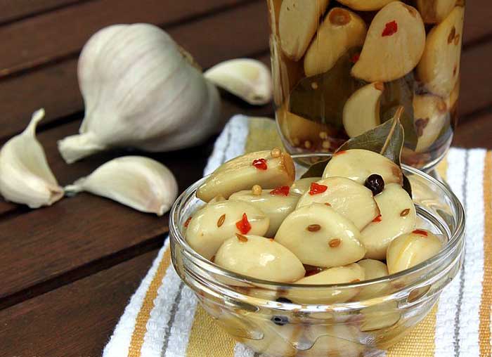 طرز تهیه سه نوع سیر ترشی همراه با نکات مهم در خصوص تهیه آن