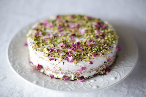 آشنایی با دستور پخت سه نوع کیک پسته