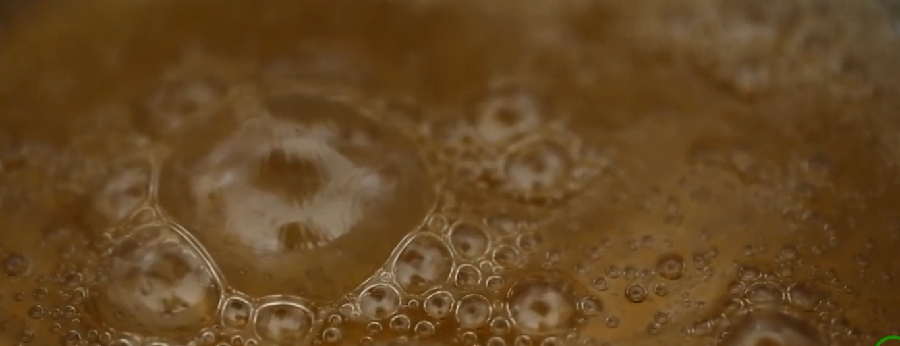 طرز تهیه خاگینه سیب با بستنی کاراملی