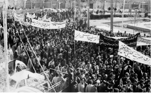 علت سه بار تحریم عید نوروز توسط امام و علما چه بود؟