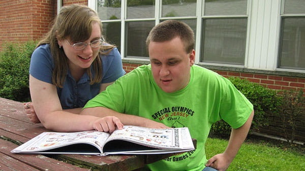 آیا ابتلا به اوتیسم در بزرگسالی امکان دارد؟