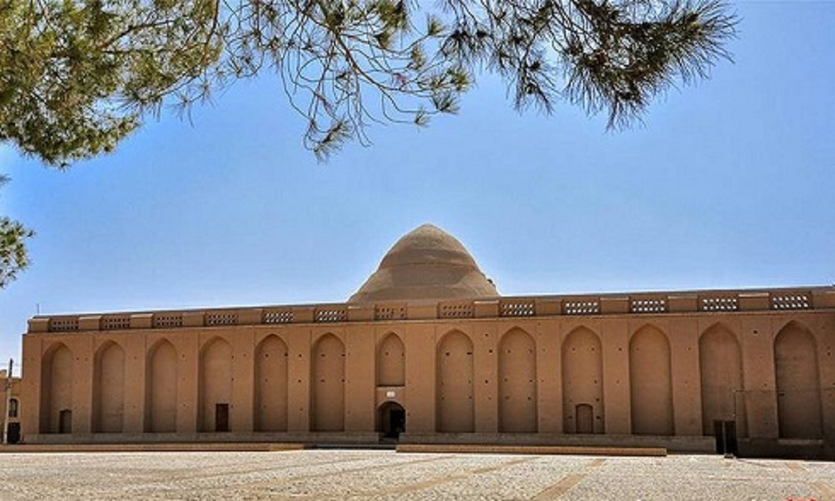 اولین یخچال خشتی در میبد یزد