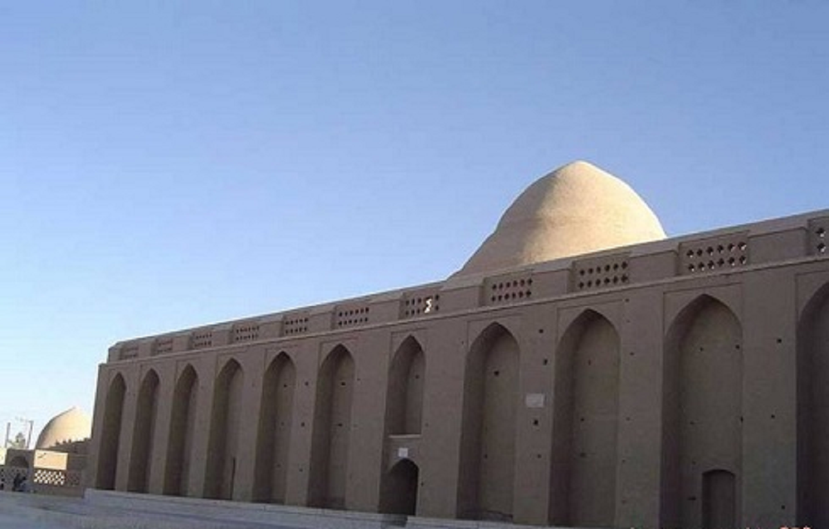اولین یخچال خشتی در میبد یزد