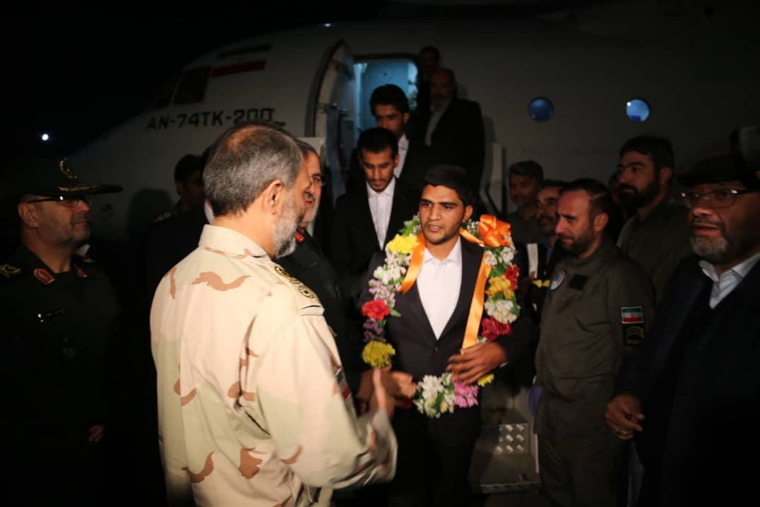 بازگشت 5 تن از مرزبانان آزاد‌شده میرجاوه به کشور + اسامی و تصاویر