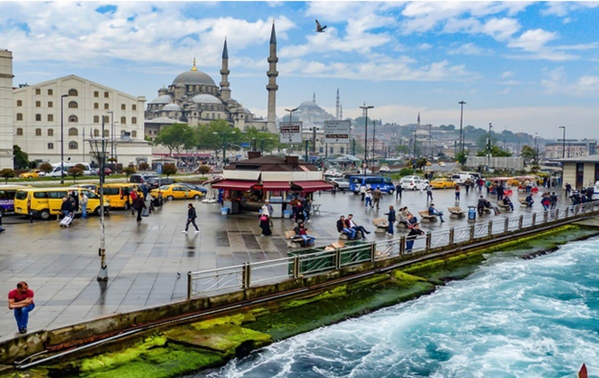 مقایسه بلیط هواپیما تبریز استانبول با تهران استانبول