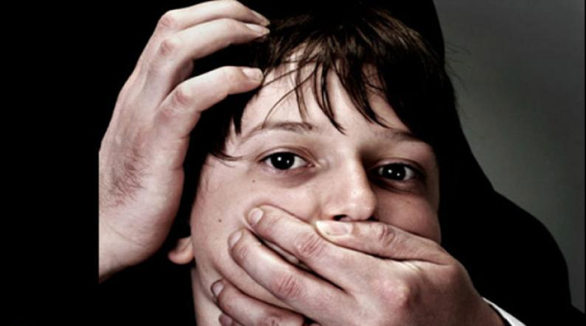 قربانیان خاموش؛ کودکانی که مورد ازار جنسی قرار گرفته اند