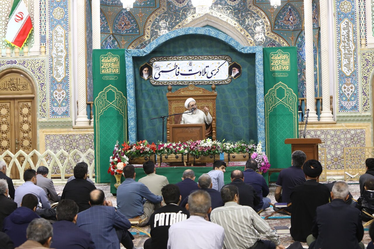 برگزاری کرسی تلاوت فاطمی و کرسی تلاوت مهدوی همزمان با بخش معارفی چهل و هشتمین دوره مسابقات قرآن کریم در حرم حضرت معصومه و جمکران