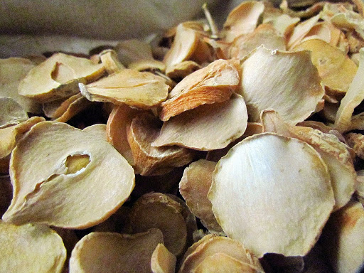 خواص و مضرات گیاه موسیر