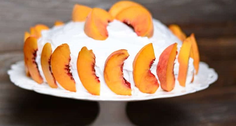 طرز تهیه سه نوع کیک هلو