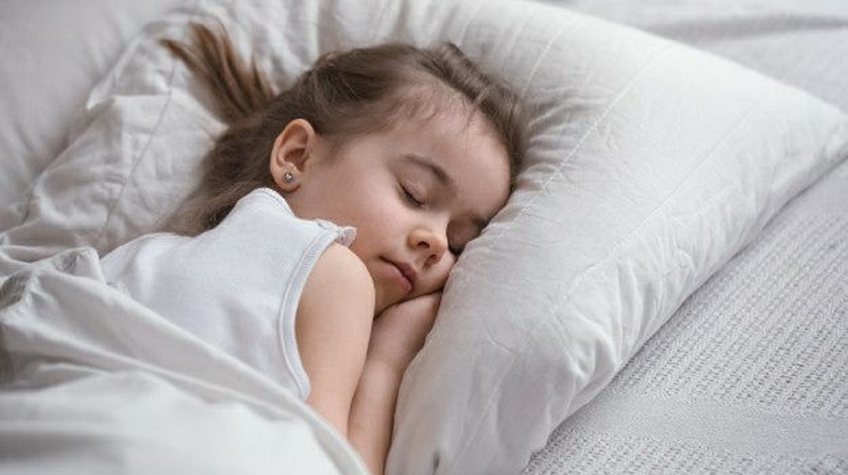 میزان خواب کودک از بدو تولد تا 18 سالگی و راهکارهایی برای کمک به خواب کودک
