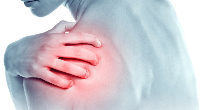 شانه یخ زده چیست؟ علائم و درمان