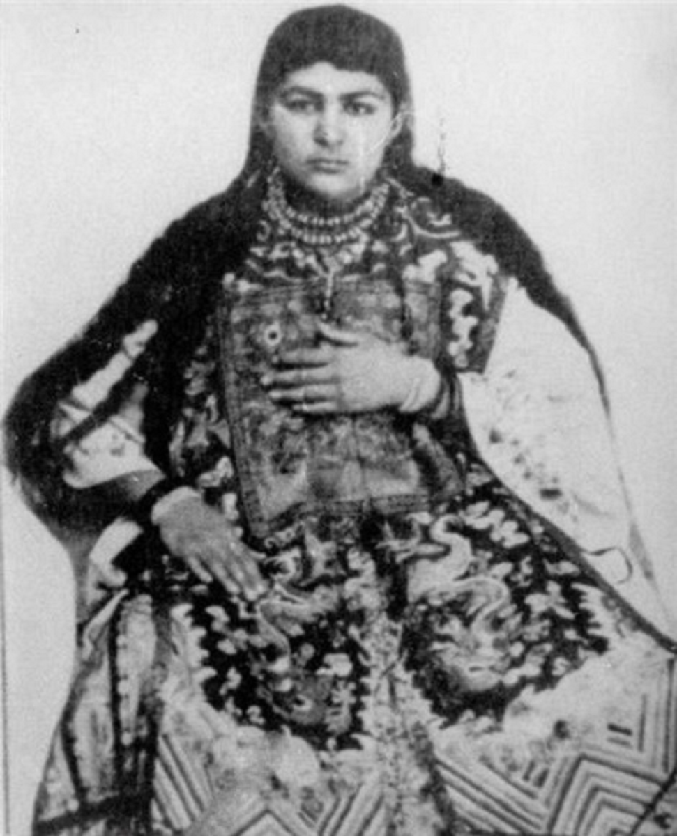 مثلث عشقی ناصرالدین شاه قاجار با دو خواهر