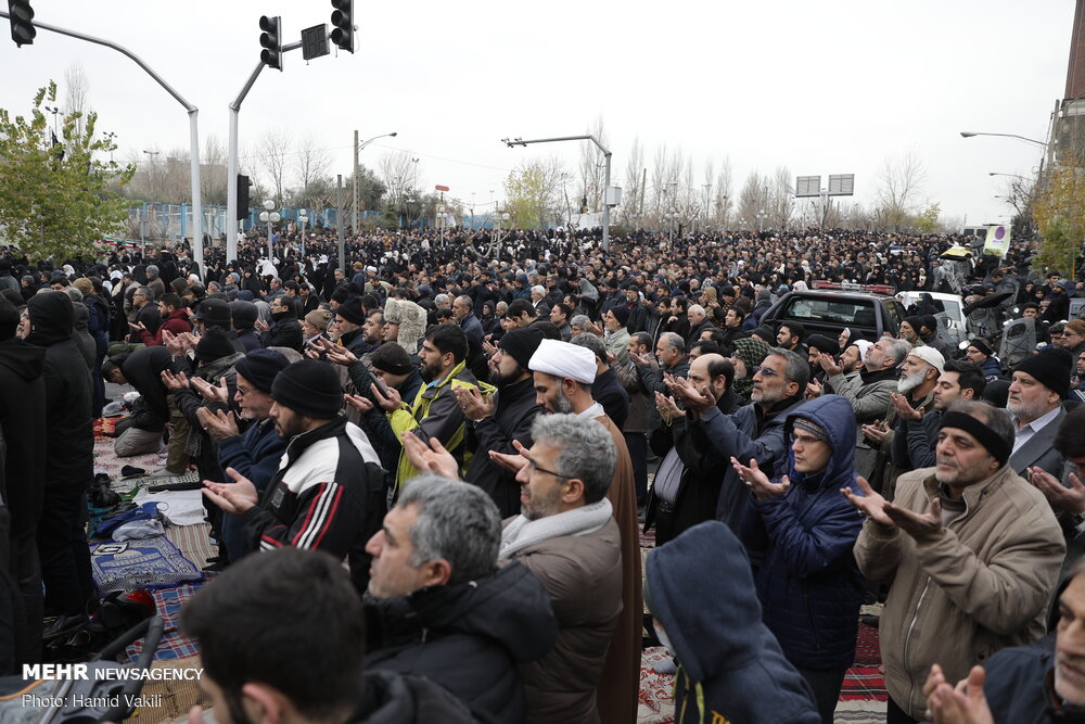 گزارش تصویری خطبه عزت | نماز جمعه تهران به امامت ولی امر مسلمین