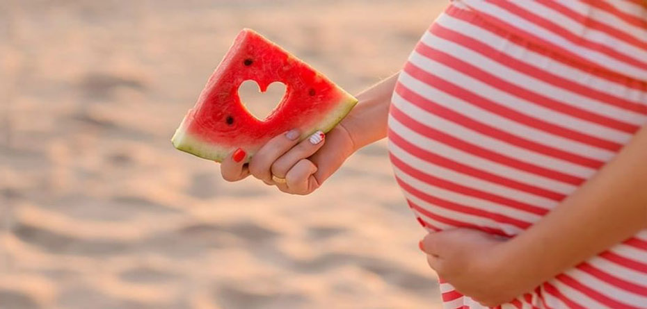 فواید خوردن هندوانه در دوران بارداری