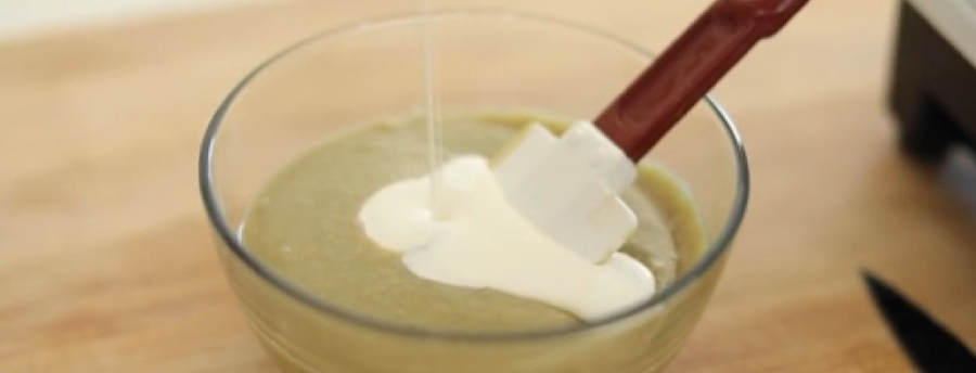 طرز تهیه بستنی تخم کدو با وافل حبابی