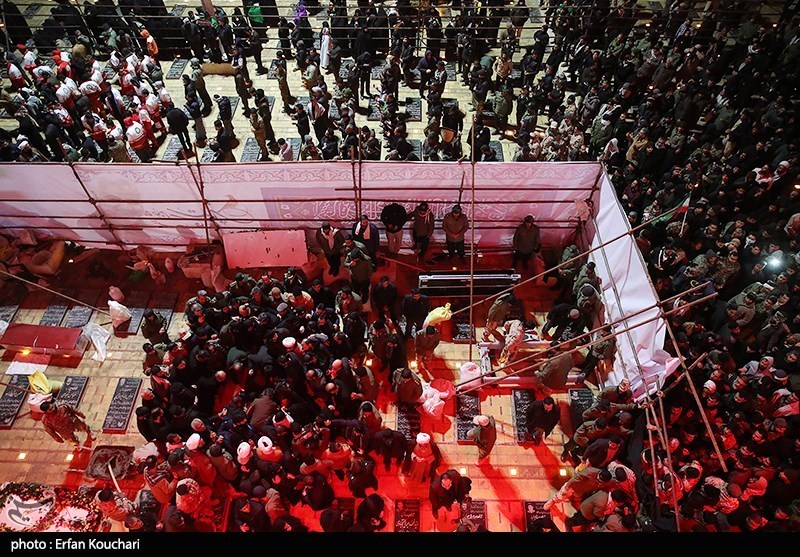 پیکر سیدالشهدای مقاومت ساعتی پس از حمله موشکی سپاه به پایگاه‌ عین الاسد در خاک آرام گرفت