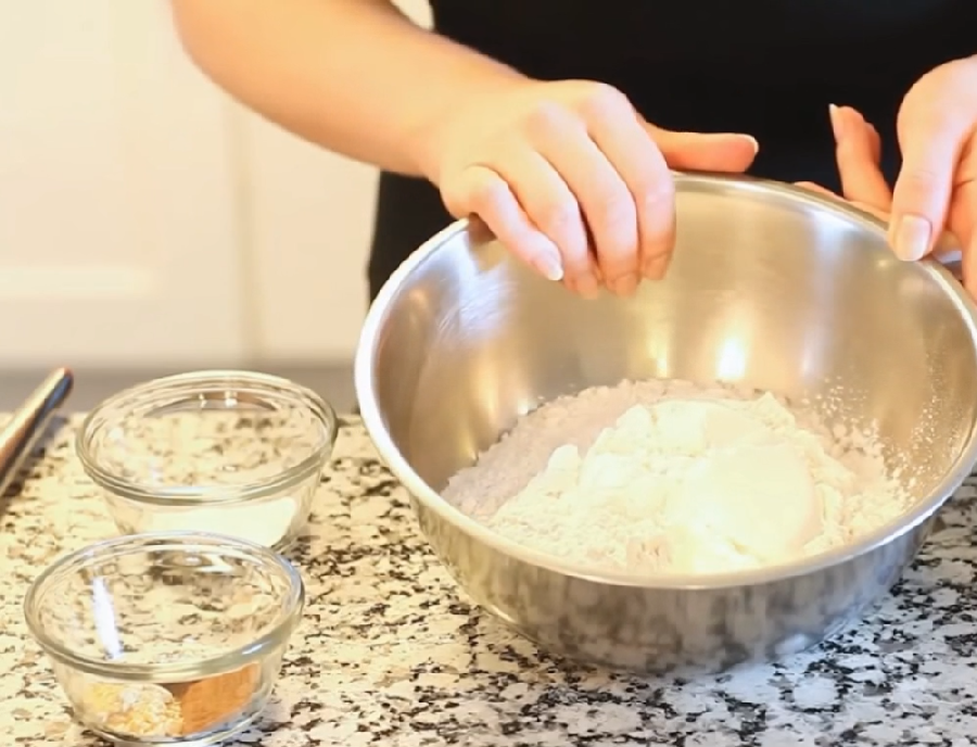 دستور تهیه کیک خامه ای هویج پسته