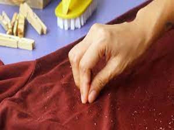 چگونه پرز لباس را از بین ببرم؟ چگونه پرز لباس را از بین ببرم؟